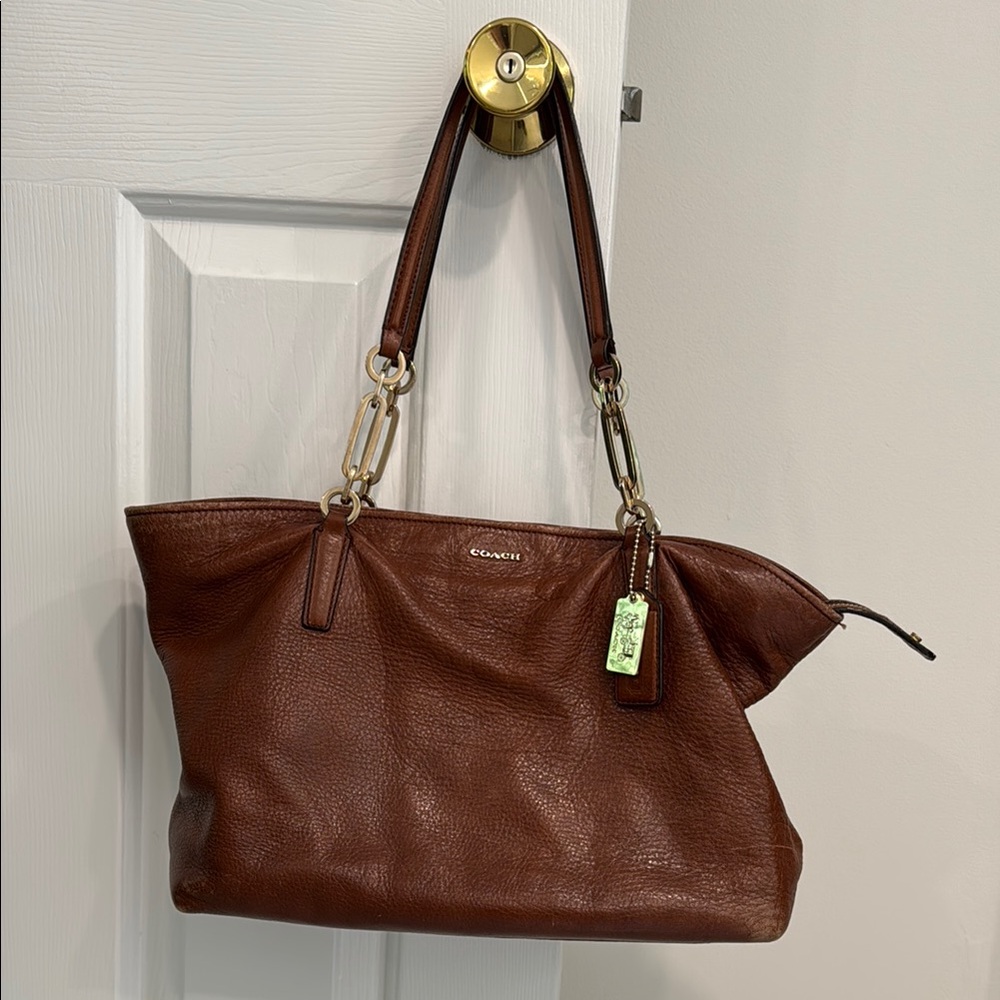 Coach Brown Leather Shoulder Bag with Classic Design